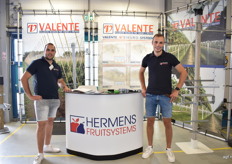 Jack Hermens en Jeroen de Beste van Hermens Fruitsystems, specialist in hagelnetten