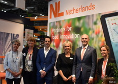 Maria Saraza (landbouwadviseur), Muriel Halling (Holland Fresh Group), Madriel Kommers (Landbouwraad), Janine Luten (Holland Fresh Group), Roel Nieuwenkamp (Ambassadeur) en Mariette van den Arend (Beleidsondersteuner landbouw)