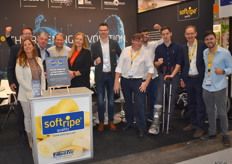 Frank en Loes Sijm van Salco, Jan van Kessel van BG Door, Roland Wirth van Frigotec/Softripe, Myriam Schoovaart van Besseling Spanje, André van Dienst van de Bessling Group, Valdir en Kevin De Bortoli, Lucas en Jorg Einenkel en Kaleo De Bortoli van Frigotec/Softripe.