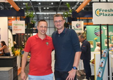 John Gijbels met Stef Minten van Euro Gijbels. Het tweetal struinde de hallen van Fruit Attraction door, waar John regelmatig de vraag kreeg of hij niet zelf ook een stand wilde nemen. Dat wist hij nog niet zeker, maar wel dat het Clementine-seizoen op het punt van beginnen staat op de Catalaanse productiesite van Euro Gijbels.