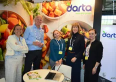 Liselot Barrezeele en Lode Verhiest van Darta met bezoekers uit Finland.