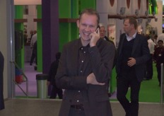 Barry van Leen Huisman druk aan het bellen