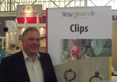 Erik Jan Hoornstra van Raygreen. Raygreen staat voor de derde keer op rij met een stand op de Horti Fair. Momenteel zijn er 6 mensen in dienst die zich puur richten op de agrarische sector. Iedere jaar worden er 2 of 3 nieuwe producten ontwikkeld voor de tuinbouw.