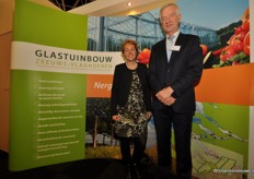 Jenny Crone en Jan Taks van Glastuinbouw Zeeuws-Vlaanderen waren aan het stunten op de beurs met interessante tarieven.