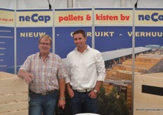 Dhr. P. Broers en P. Goosen van Necap Pallets