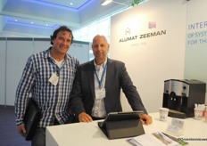 Pieter Breugem, Hogervorst, visits Robert Vink, Alumat Zeeman, in their booth.