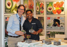 HortiDaily.com editor Boy de Nijs together with Riococo's Shan Halamba.