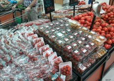 Cherrytomaten € 2,29 per doosje