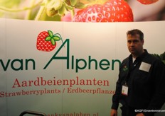 Frank van Alphen van van Alphen aardbeienplanten.