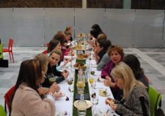 Zeg nou zelf: hoe vaak zie je op een AGF-event een tafel vol vrouwen?