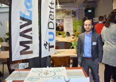 Mario Coppola van de TU Delft presenteerde hun Minidrones. Een innovatieve manier om met meerdere kleine drones de gehele kas door de vliegen voor het verzamelen van informatie.