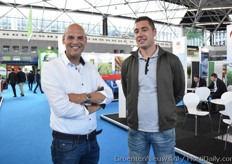 The West Plant Group team taking a walk over the exhibition: Wieke Grubben & John Hovens, crop manager at the nursery.