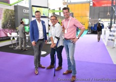 Walking like a kieviet we say in the Netherlands. In the middle is Nic van Roosmalen, Axia Vegetable Seeds, flanked by Justin Schoenmakers (Priva) & Bas Vet, who recently started as a freelance crop advisor