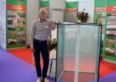 Anton Hulsegge (Howitec) for a gauze cage among which breeders gratefully use to grow plants in isolation.