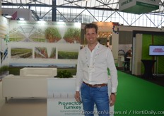 Bas Vet (Bas Vet Cultivation Advisory) took a look at the fair.