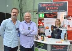 Fresh Fuit Express, Raimond van Snek, Uko Vegter en Nadine Vegter. 100% biologisch fruit. Het bedrijf levert een concept van bevroren fruit, sap zonder toevoegingen en een blender. Een combinatie om een heerlijke smoothie te maken.