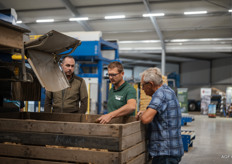 Aandacht voor het door de Quality Grader gesorteerde product bij Mol aardappelhandel.