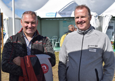 Ook aardappelhandelaar Wim Tuinstra was present. Hier op de foto met Hans Geerts van Tolsma-Grisnich