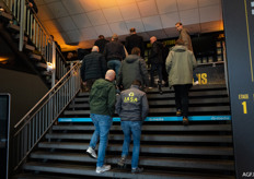 Veel deelnemers deden mee aan de rondleiding door het stadion